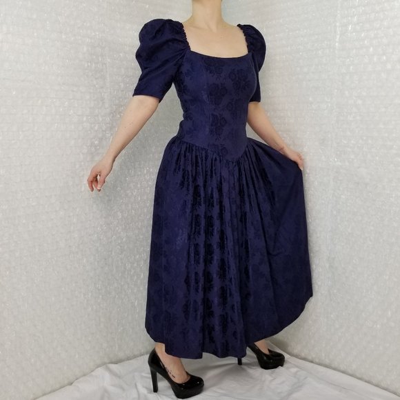 SOLD🌈1980s handmade brocade Renaissance dress - Picture 8 of 8